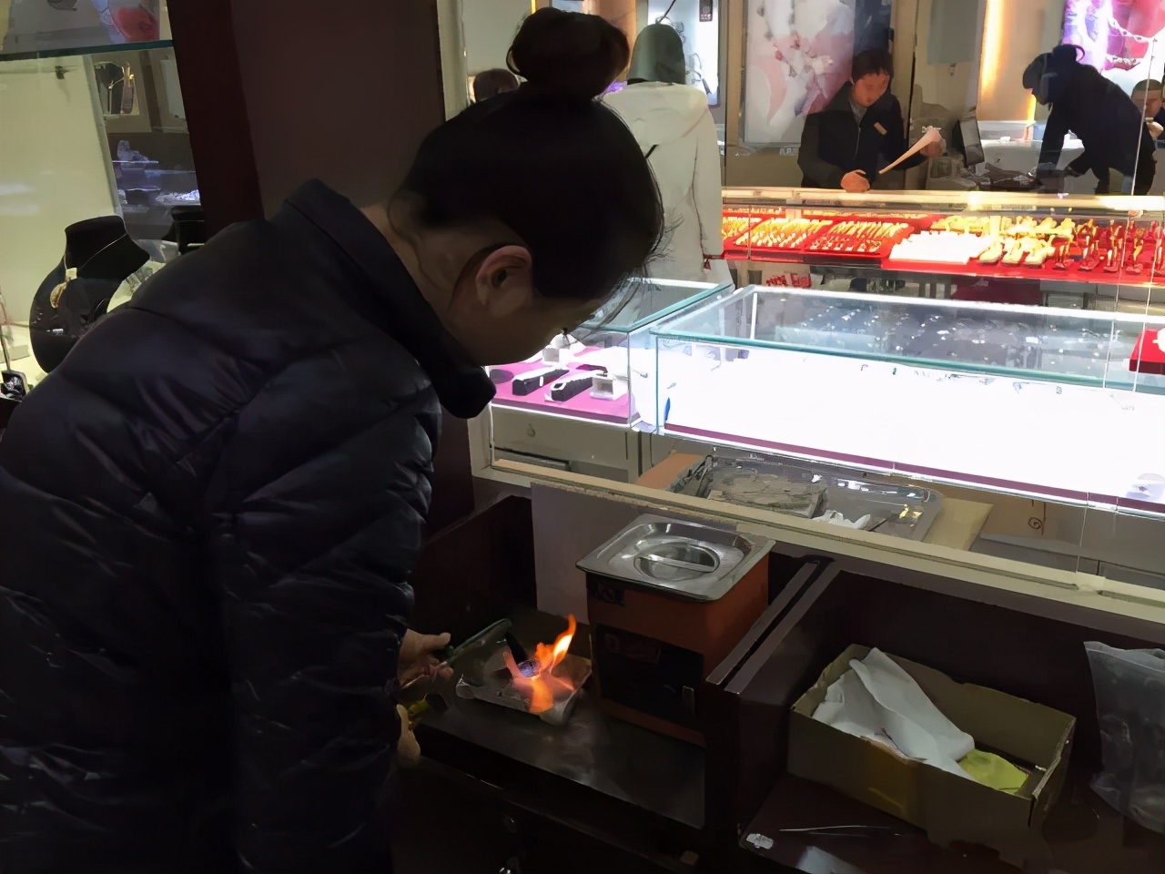 黄金回收为什么有不用火烧的,回收黄金为什么要烧一下