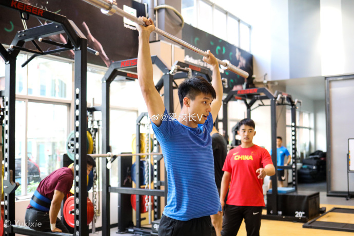 百米终点前空翻,百米冲刺前空翻