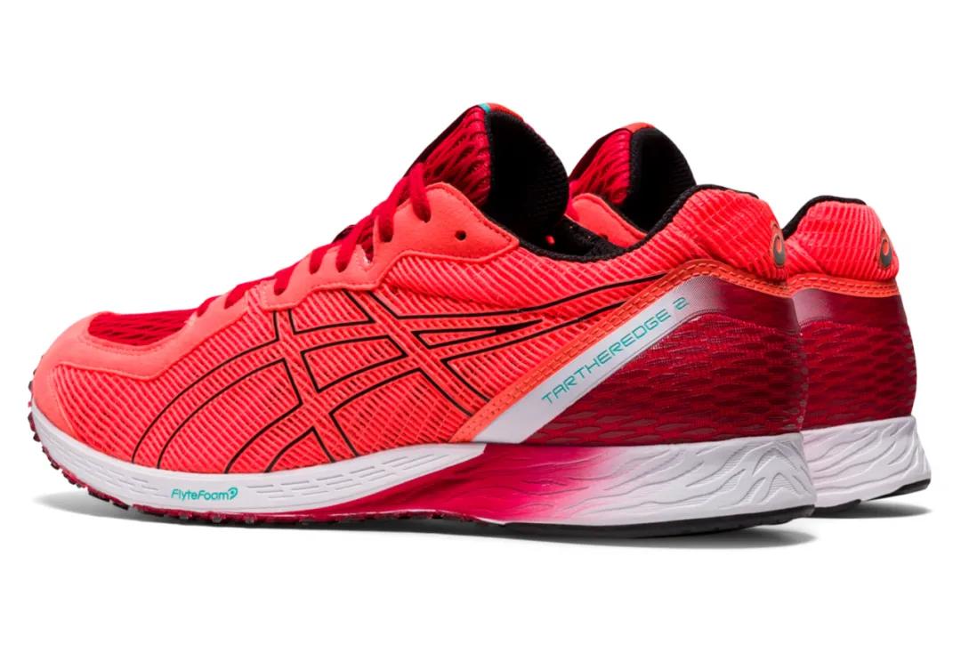 刘嘉玲穿运动鞋,54岁的刘嘉玲穿运动装登山