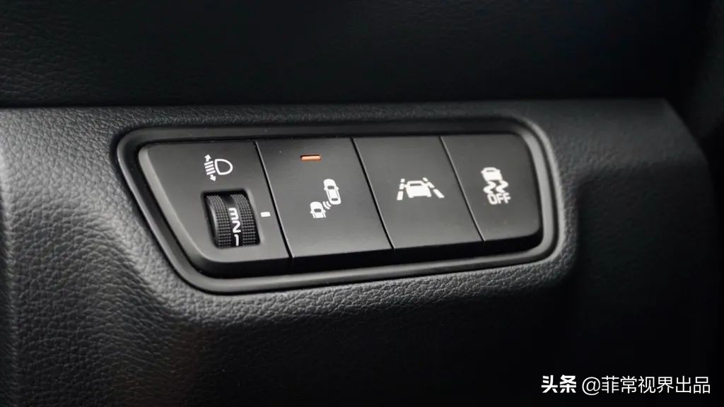 起亚k32021款改款1.5lcvt时尚版,起亚k32020款1.5lcvt智享互联版