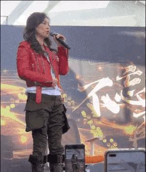 富婆张庭的迷惑行为：身家300亿，日花费不到10元？