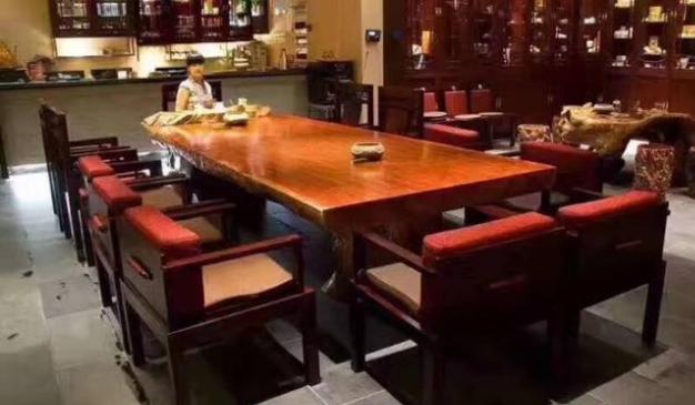 全中国家具城的“黑幕”:标价6.6万的大板,出厂价不到5000!