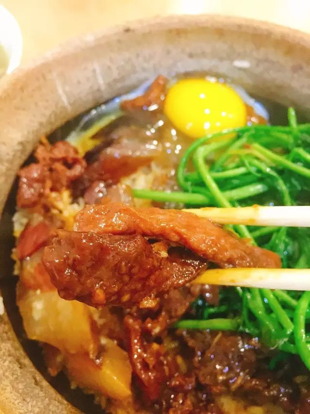 在广东万物皆可煲仔饭,万物皆可煲的煲仔饭