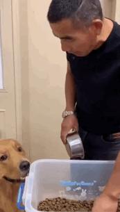 穿恨天高坐地铁的社死现场,两位男士都不忍看这次“崴脚表演”