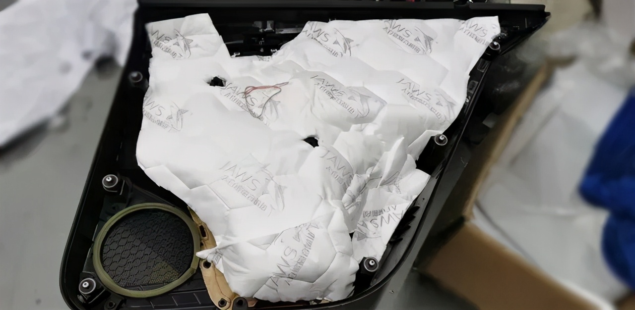 大众豪华桑塔纳改音响无损,大众桑塔纳低配车音响改装效果