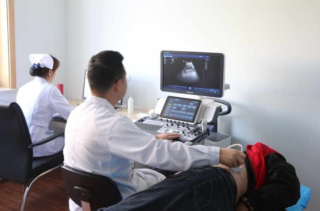 尿液发红是怎么回事正常吗,尿液发红是怎么了