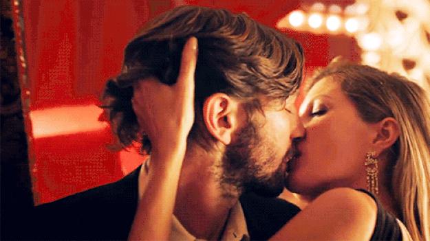 如何进行浪漫的法式接吻,学会拥抱的技巧