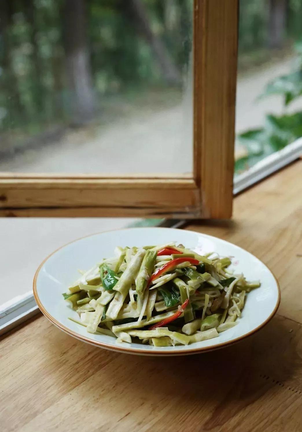 农村80后小两口,80后夫妻住进深山