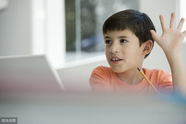 孩子上台演讲一句话说不出?家长用好这方法,300个观众都没问题