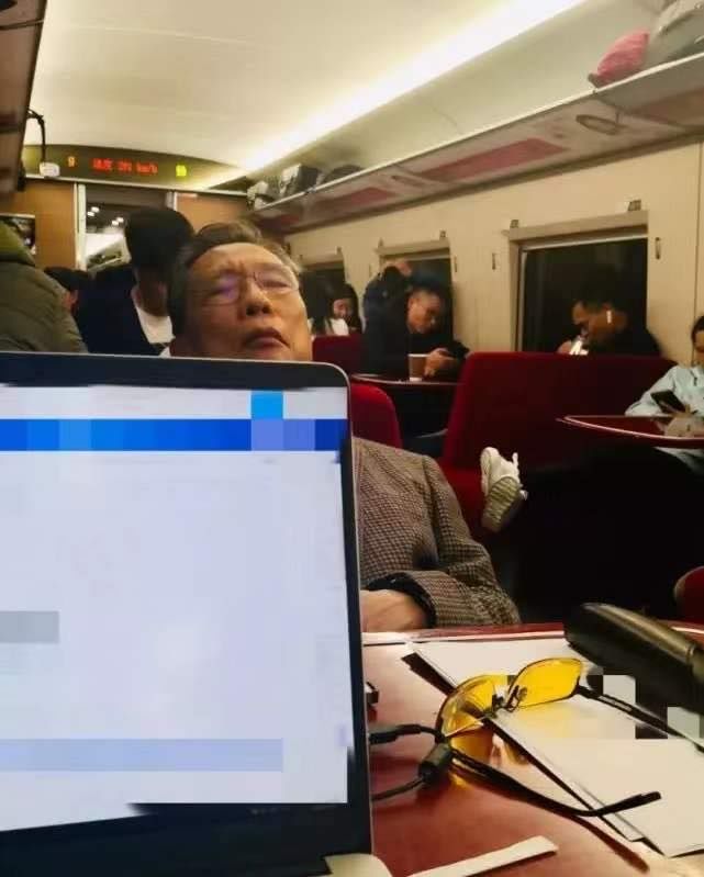 举报完韩红，又有人对钟南山下手了