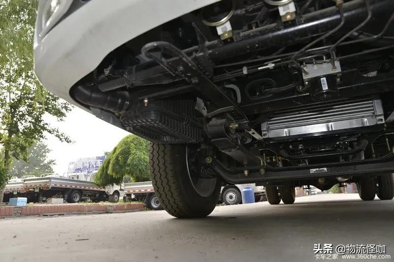 凯马锐航x3柴油版单排小货车3米98,凯马锐航x33.6单排栏板多少钱