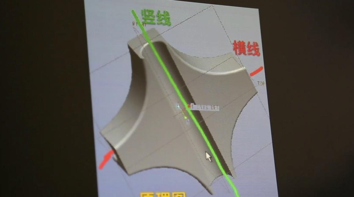 小伙靠发明攻克杀球跑线的世界难题，终身打不断，获得冠军的认可