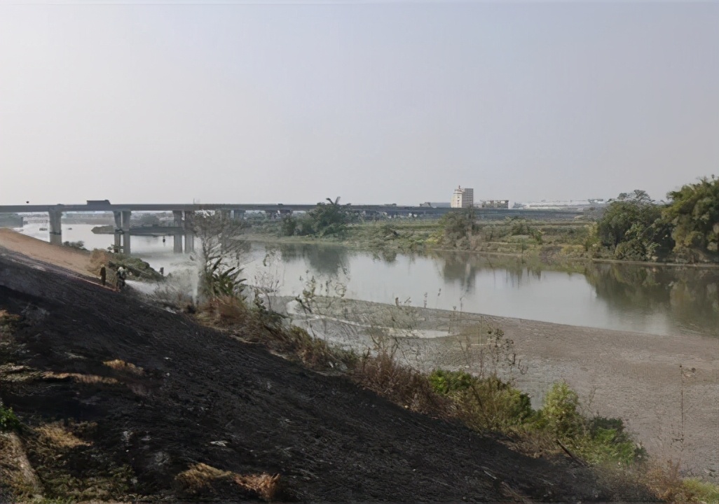 想带网红“仙女棒”上火车？警方：易燃品禁止入站