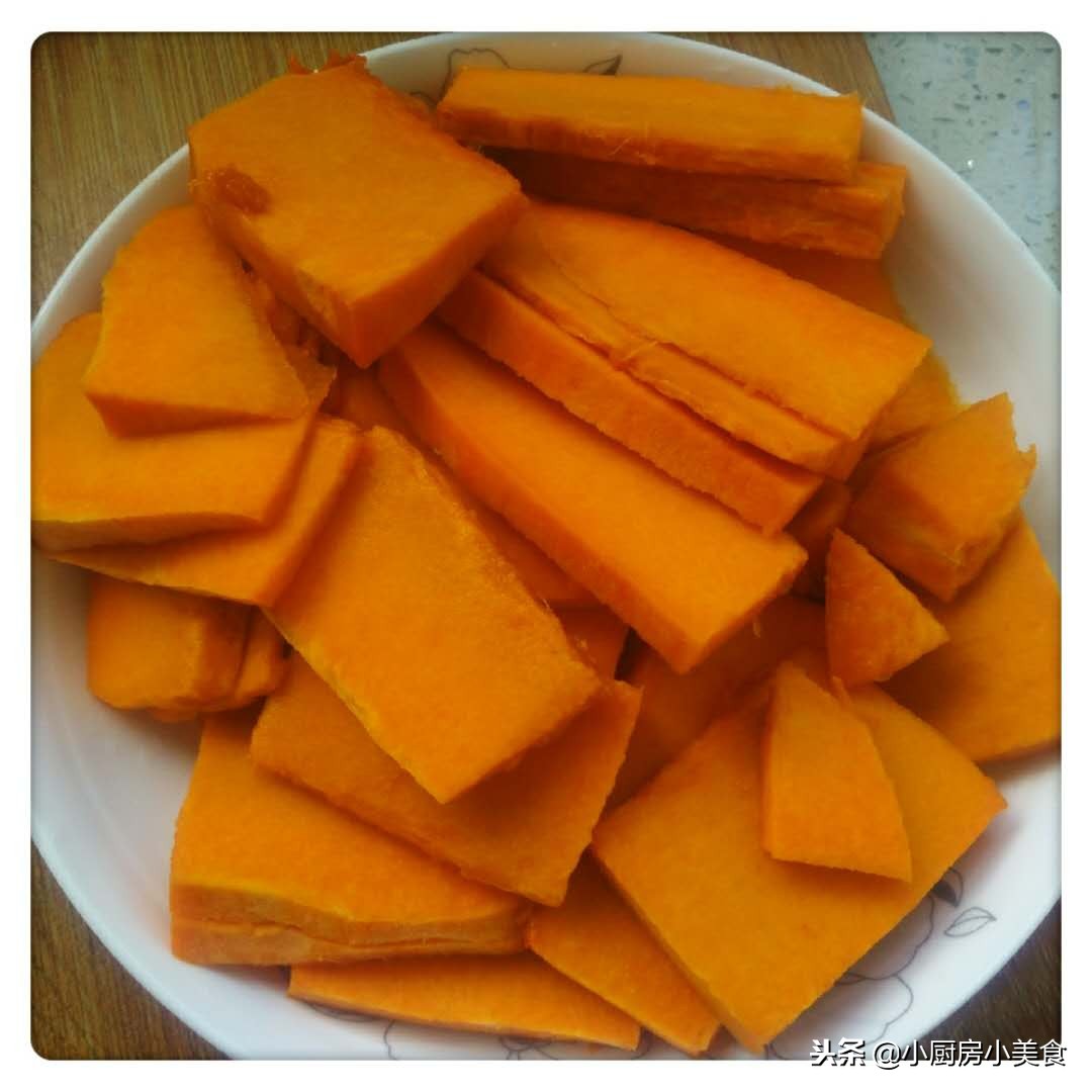 用普通面粉做南瓜饼不发面,南瓜饼用糯米粉做粘手怎么办