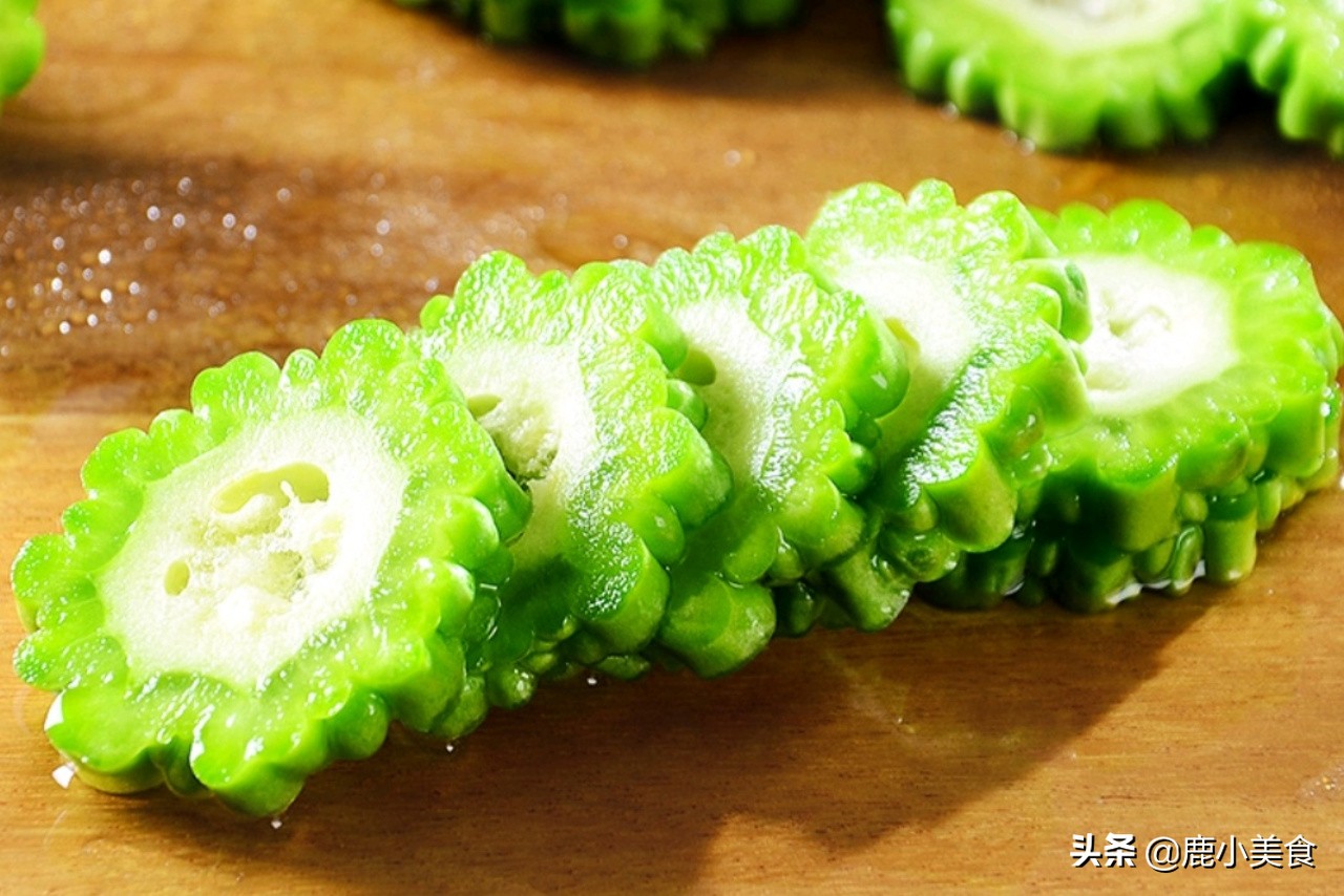 苦瓜怎么选嫩的,苦瓜怎么挑的