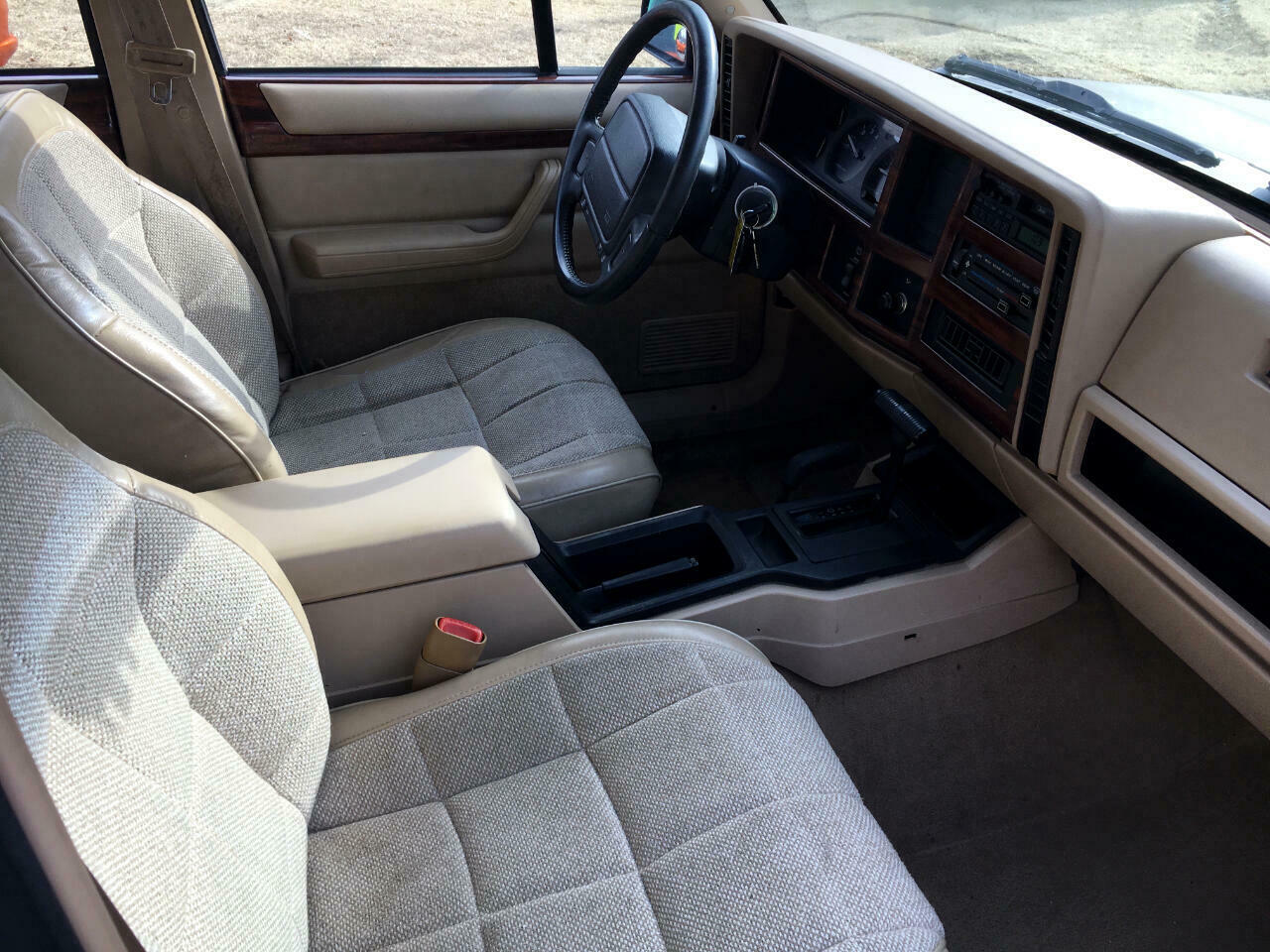 都说修不好的切诺基，那是你没开过原装的，国产后北汽把他给毁了