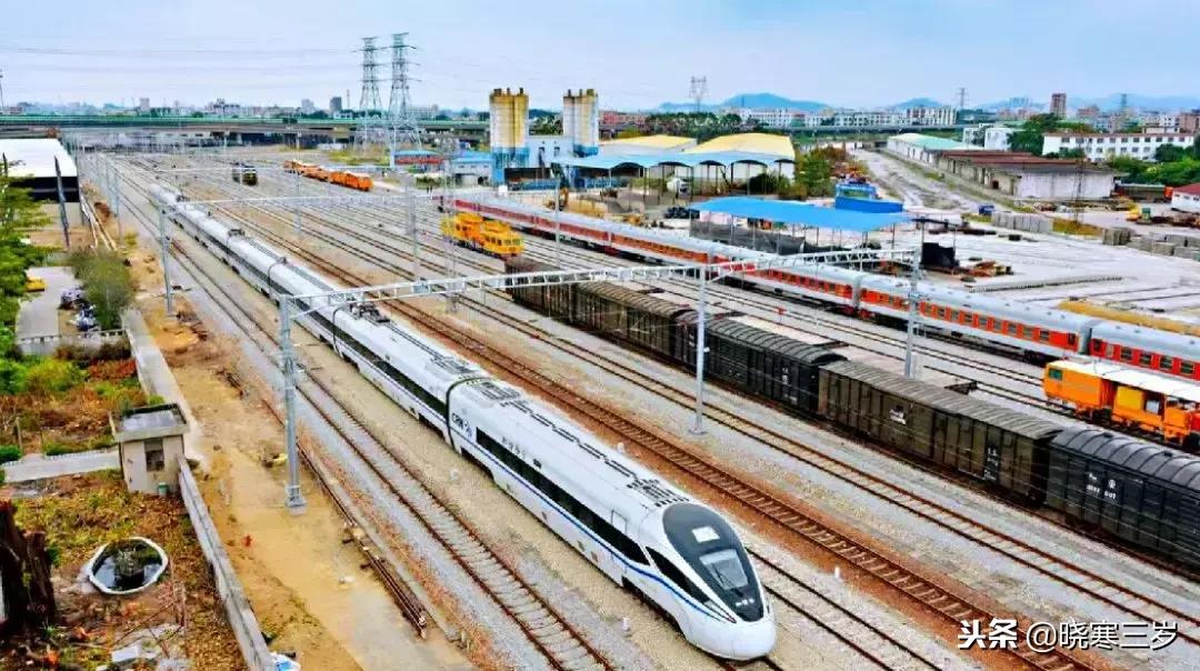 广深的潮汕吃货们开心了，官网已上线汕头站1月5号动车票信息