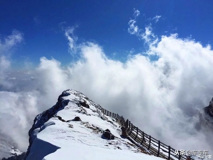 十代雅阁混动版与英诗派太空银,十代雅阁太空银还是白色好看