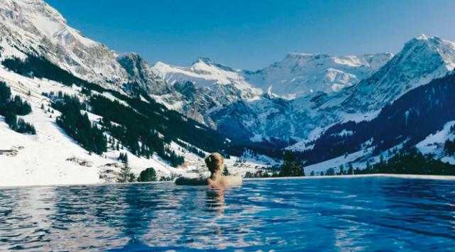 15个令人惊叹的泳池,十个令人难以置信的泳池