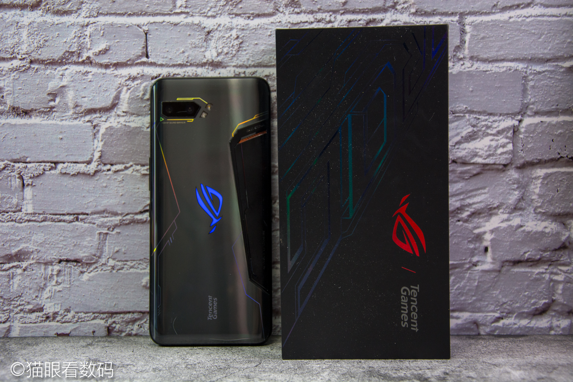 华硕rog2代游戏测评,华硕rog手机2代精英款