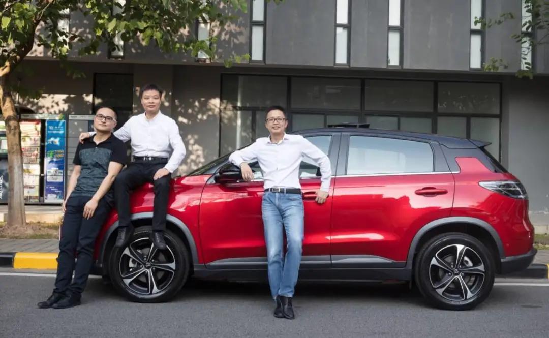 何小鹏回应小鹏汽车股价瞬间狂飙,何小鹏在小鹏汽车的股份