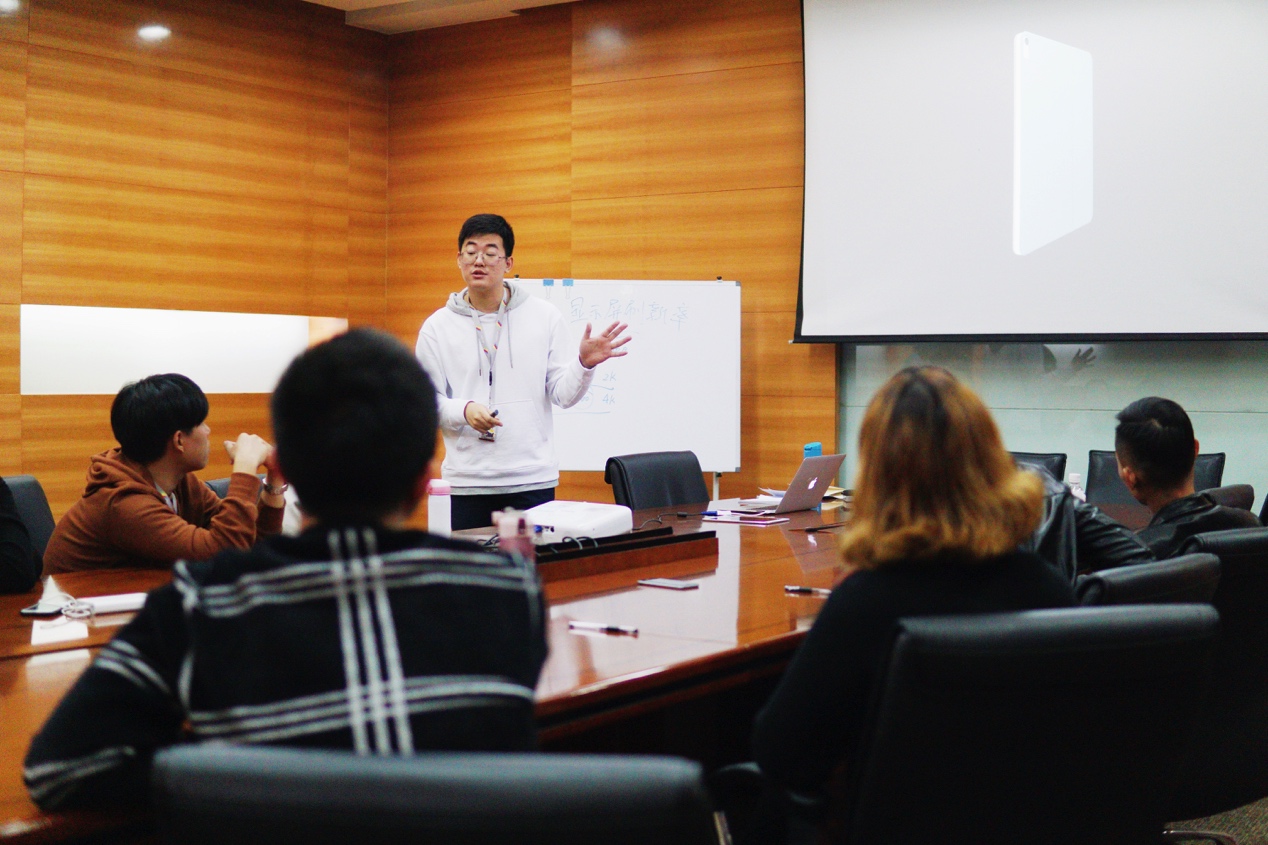 天猫联合苹果成立客户服务中心技术工程师提供1对1玩机指导