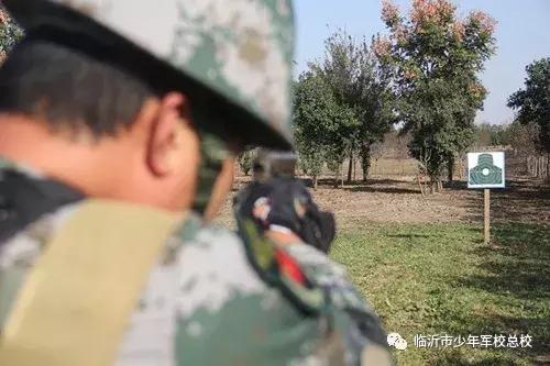 少儿军事夏令营暑假班,军事夏令营助力孩子们实现蜕变