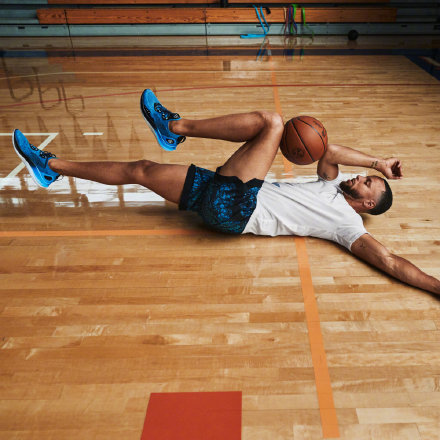 安踏零跑和安踏马赫有什么不同,安踏国潮与安踏是同一个品牌吗