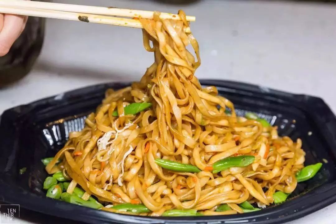 罗森/711两大便利店,谁才是大学生的终极之选?—以武汉财大为例