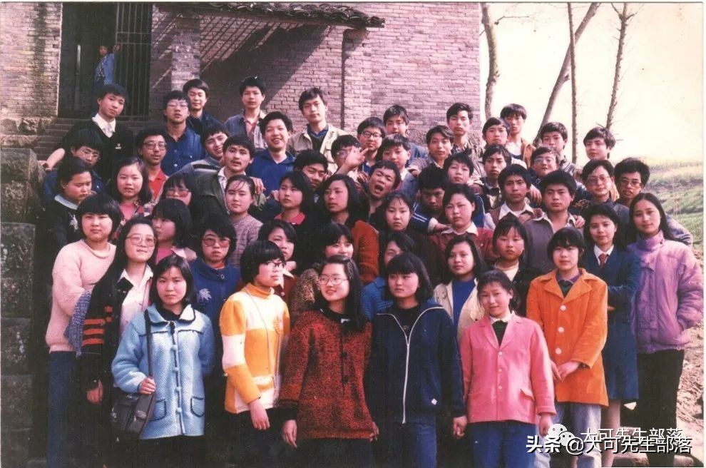 同学聚会纪念册序言精选,同学回忆录纪念册封面名字