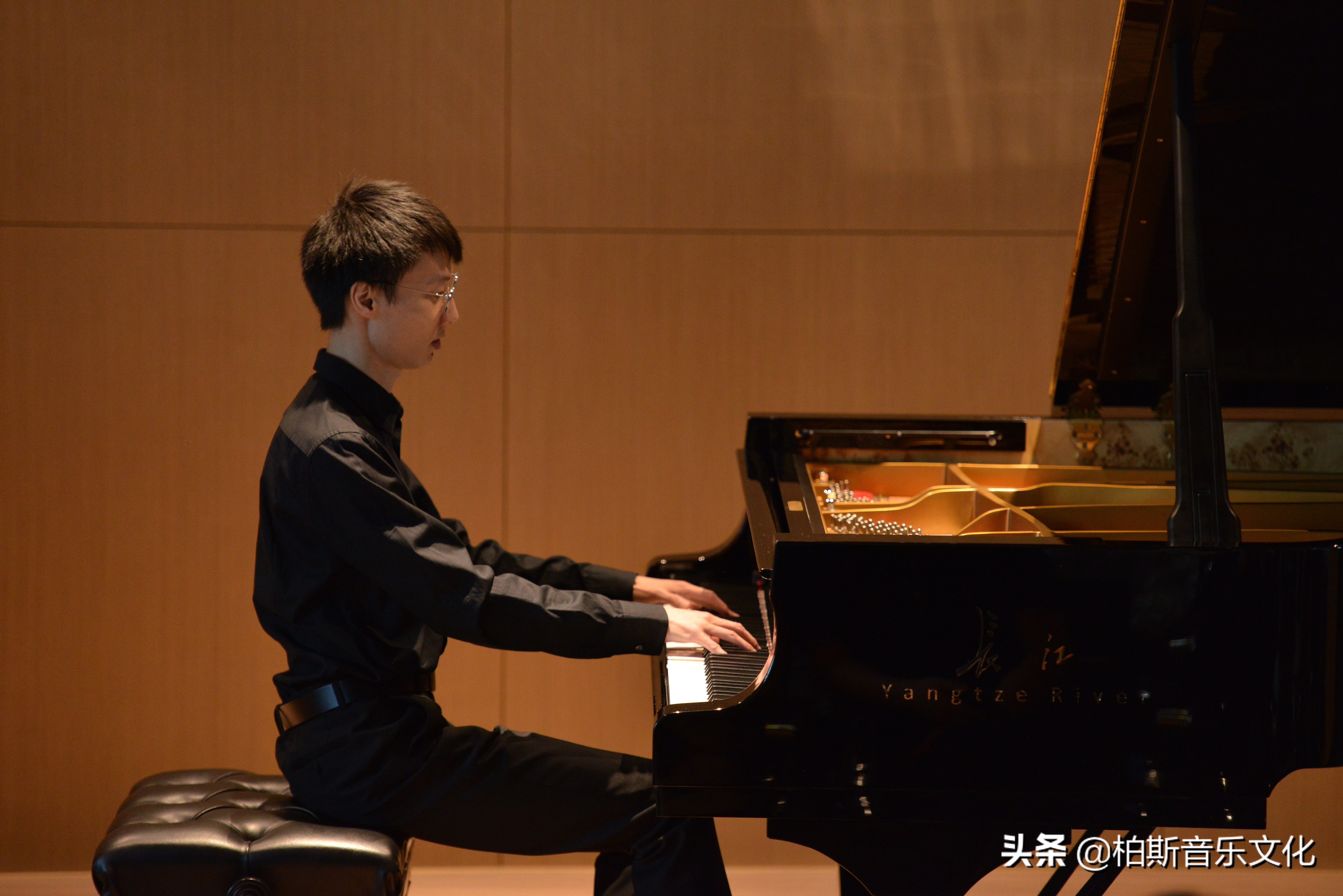 琴声飘扬,长江钢琴助力真香暑假