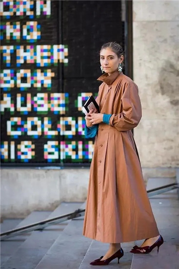 流行色2020经典蓝,今年的流行色经典蓝凭什么红出圈