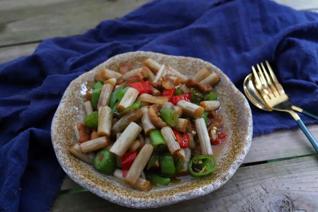 开袋即食香辣味藕带,藕下饭做法