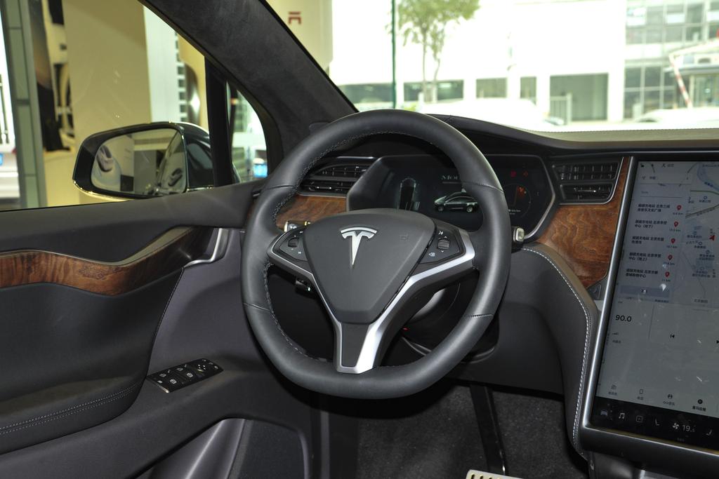 modelx鸥翼门缺点,modelx鸥翼门现在售价