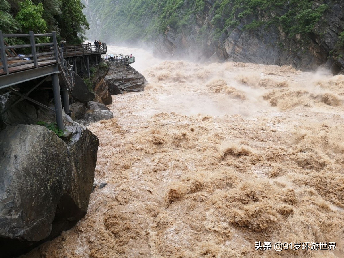 虎跳峡游玩多久比较好,上虎跳和中虎跳哪个壮观