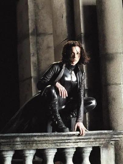 吸血鬼日记各个人物结局,吸血鬼日记最烦人的角色