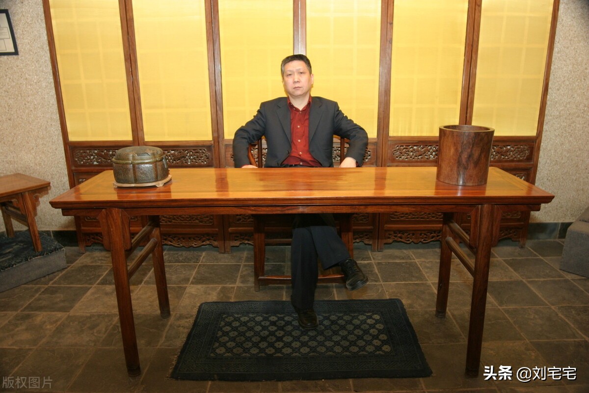 从“小学肄业”到“收藏大亨”,马未都的逆袭之路,何以非议不断