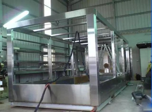 一米以上的大型鱼缸是如何制作的,大型水景鱼缸制作全过程