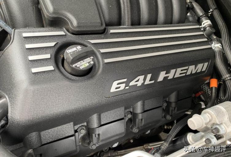 途乐大切诺基霸道哪个好,大切诺基srt试驾体验