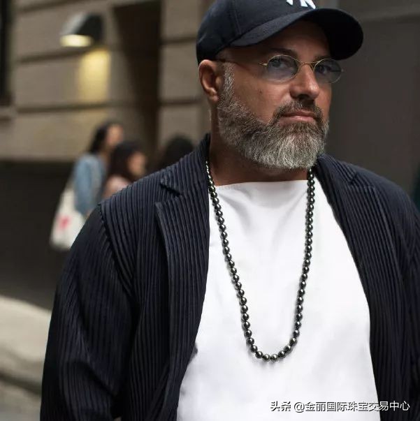 潮男进击路|男人戴珍珠是种什么体验？