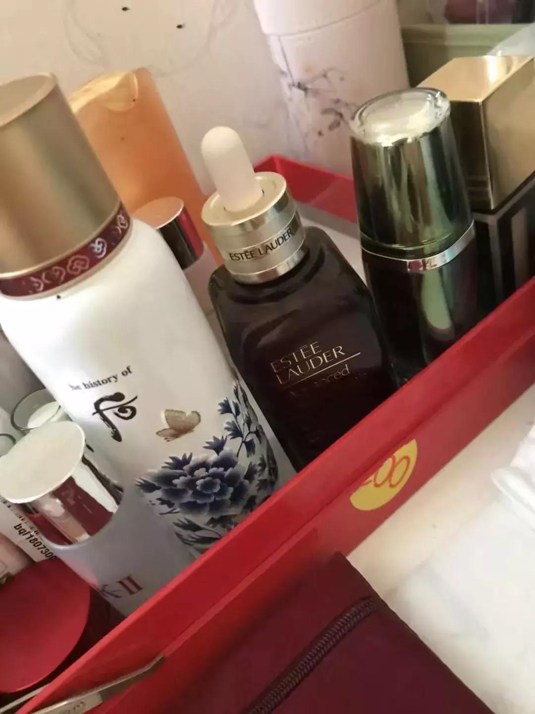 让我看看你的梳妆台吧，护肤品买大瓶+空瓶回购才是真爱