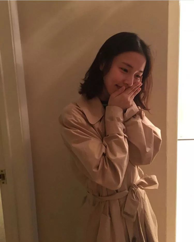 韩版风衣怎么穿最好看,这个春天的美丽穿搭