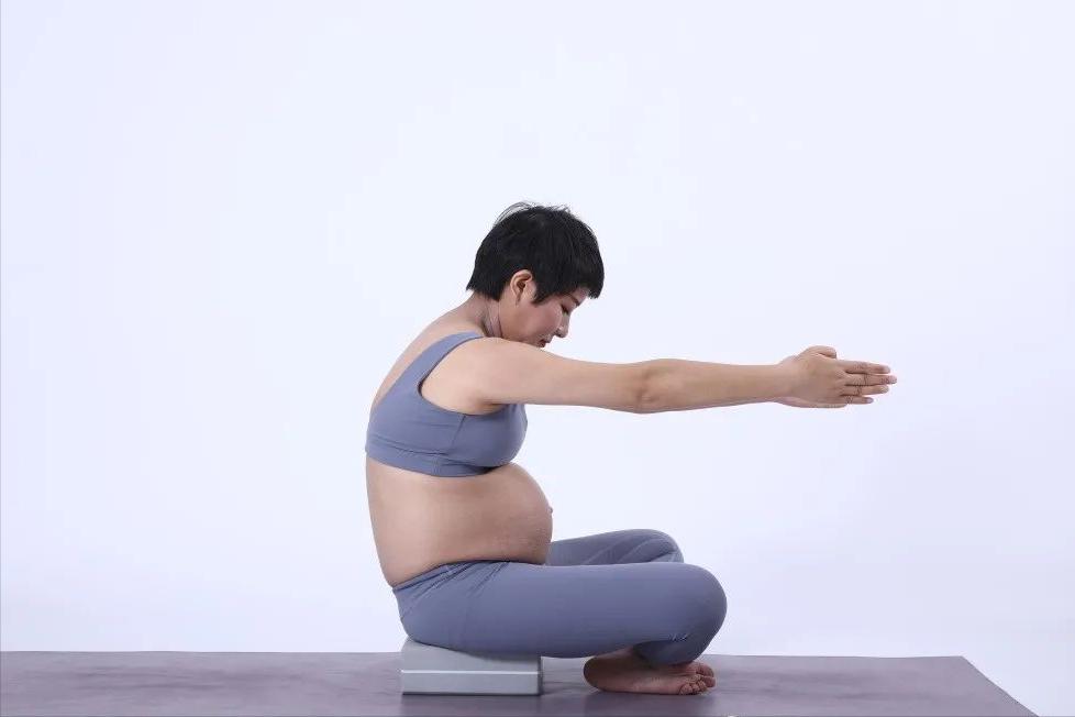 一整天呕吐是什么原因,一整天打嗝恶心想吐怎么办