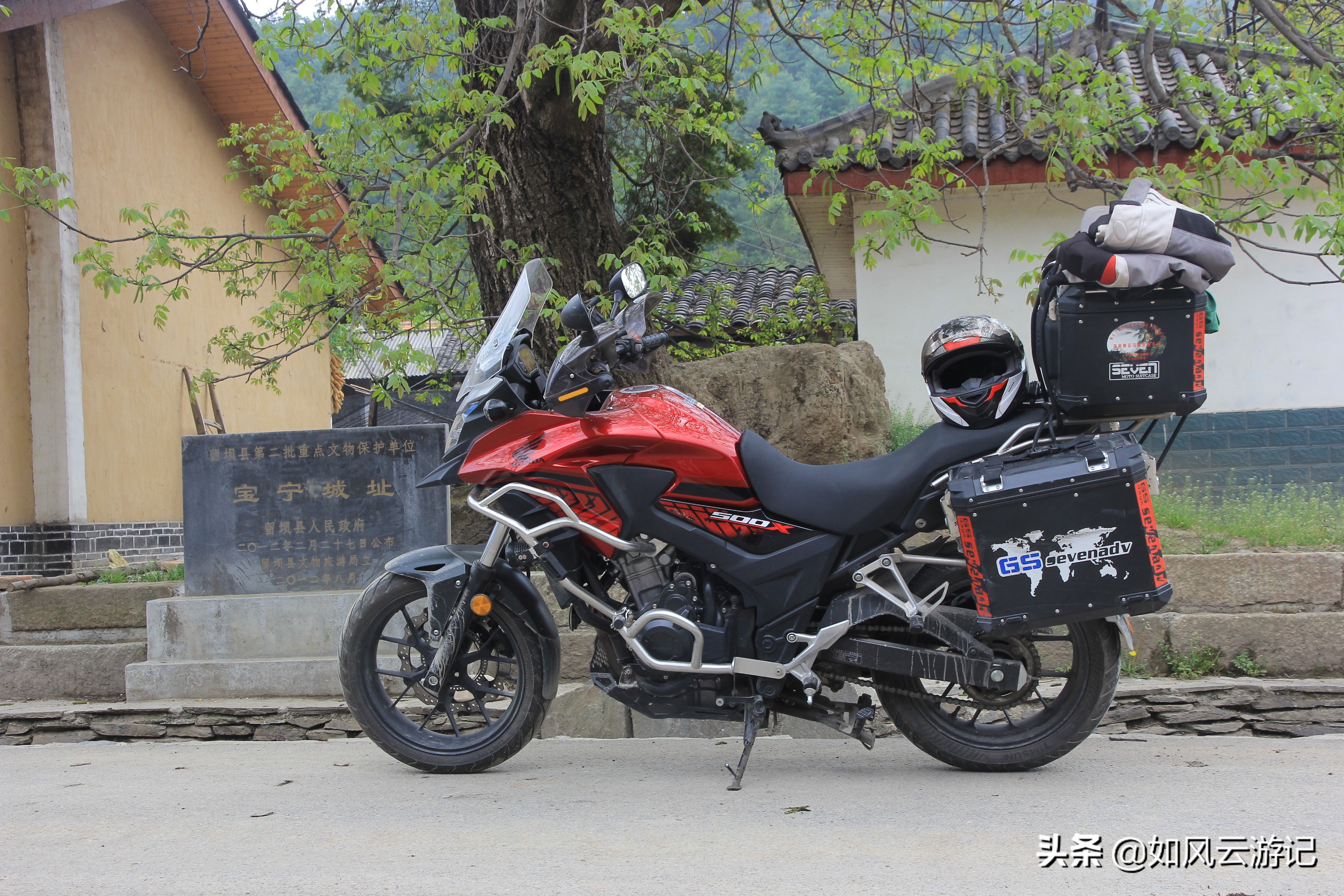 这条连云栈道“弓背线”火烧店—庙台子奇景传说诸多，闺藏深山中
