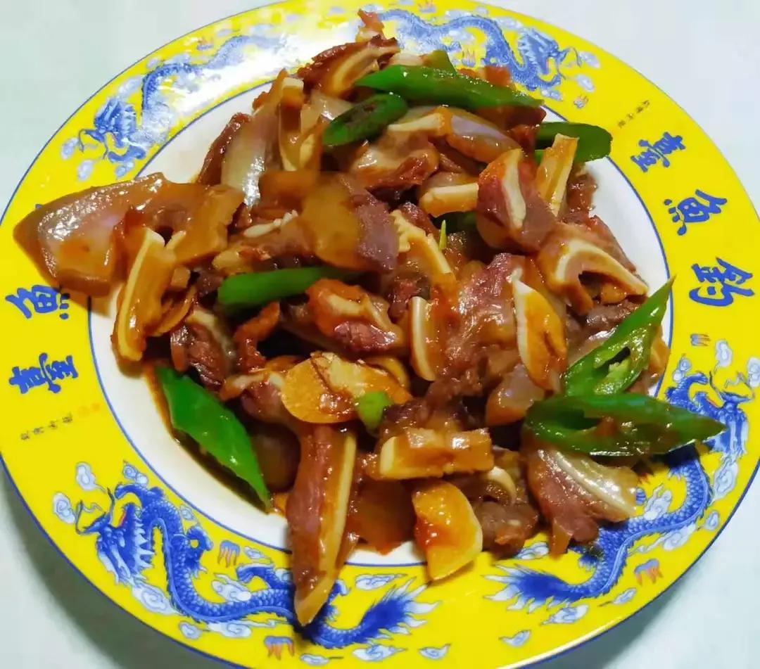 牛头肉为什么有贵有便宜的,牛头肉和猪头肉吃哪个更好一些