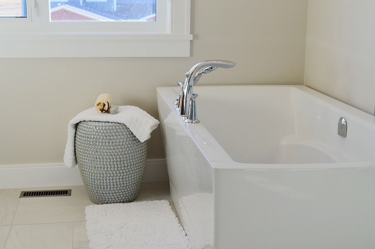 卫浴选择浴柜,浴室柜洗衣机马桶花洒