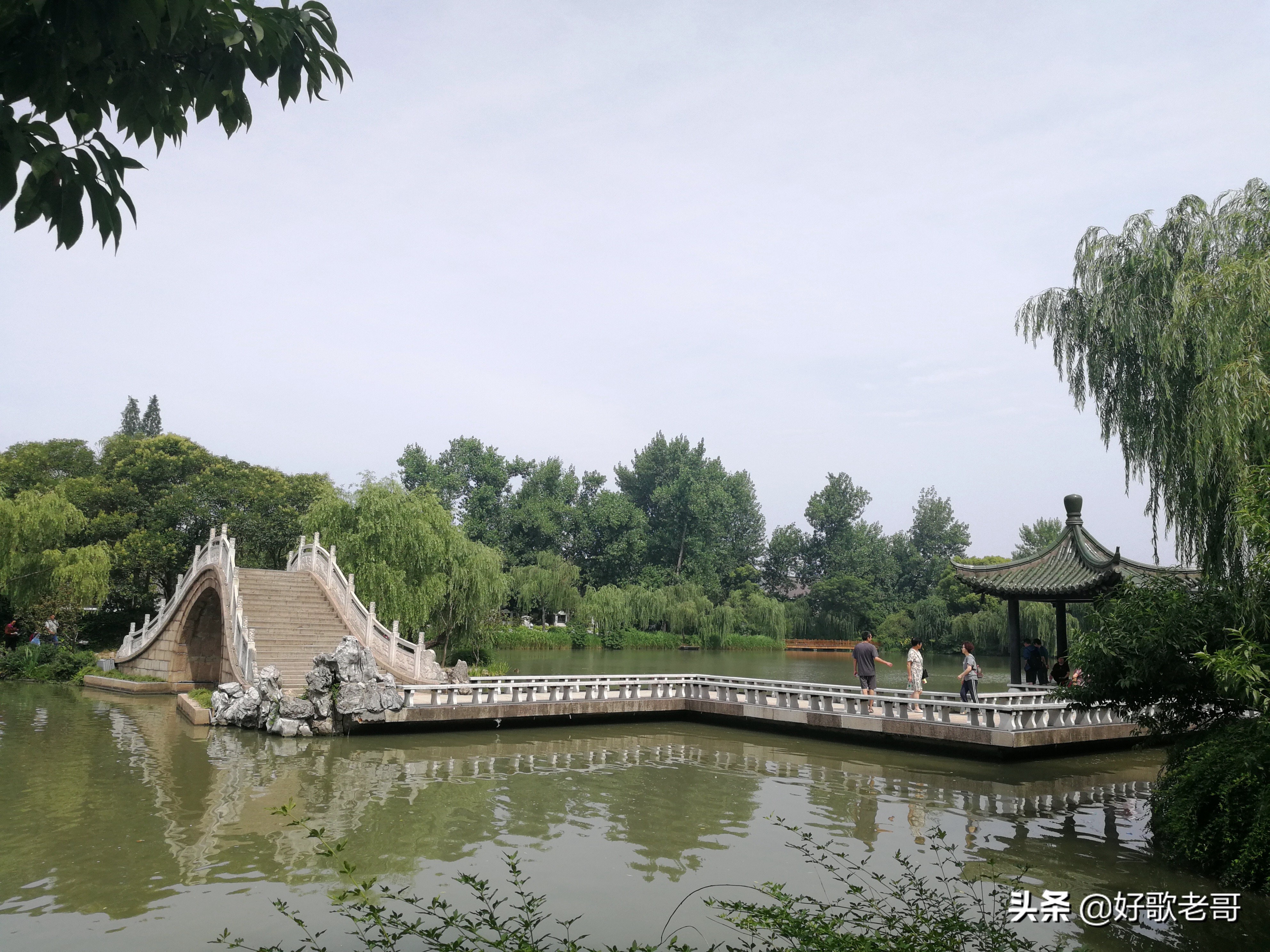 十里湖光，清澄缥碧，花木扶疏，连绵滴翠…瘦西湖游记