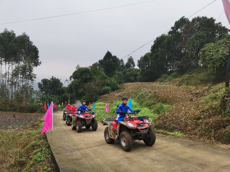 骑摩托去西藏感受沿途的风景,骑摩托去西藏感受沿途的风景视频