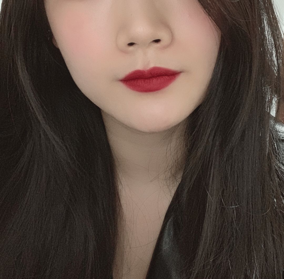 等摘下口罩那天，她们说必须！马上！立刻抹上这支口红！