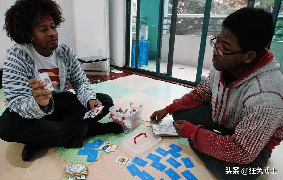 不吐不快:都有哪些外表看是黑人,实质已是“货真价实”中国人?